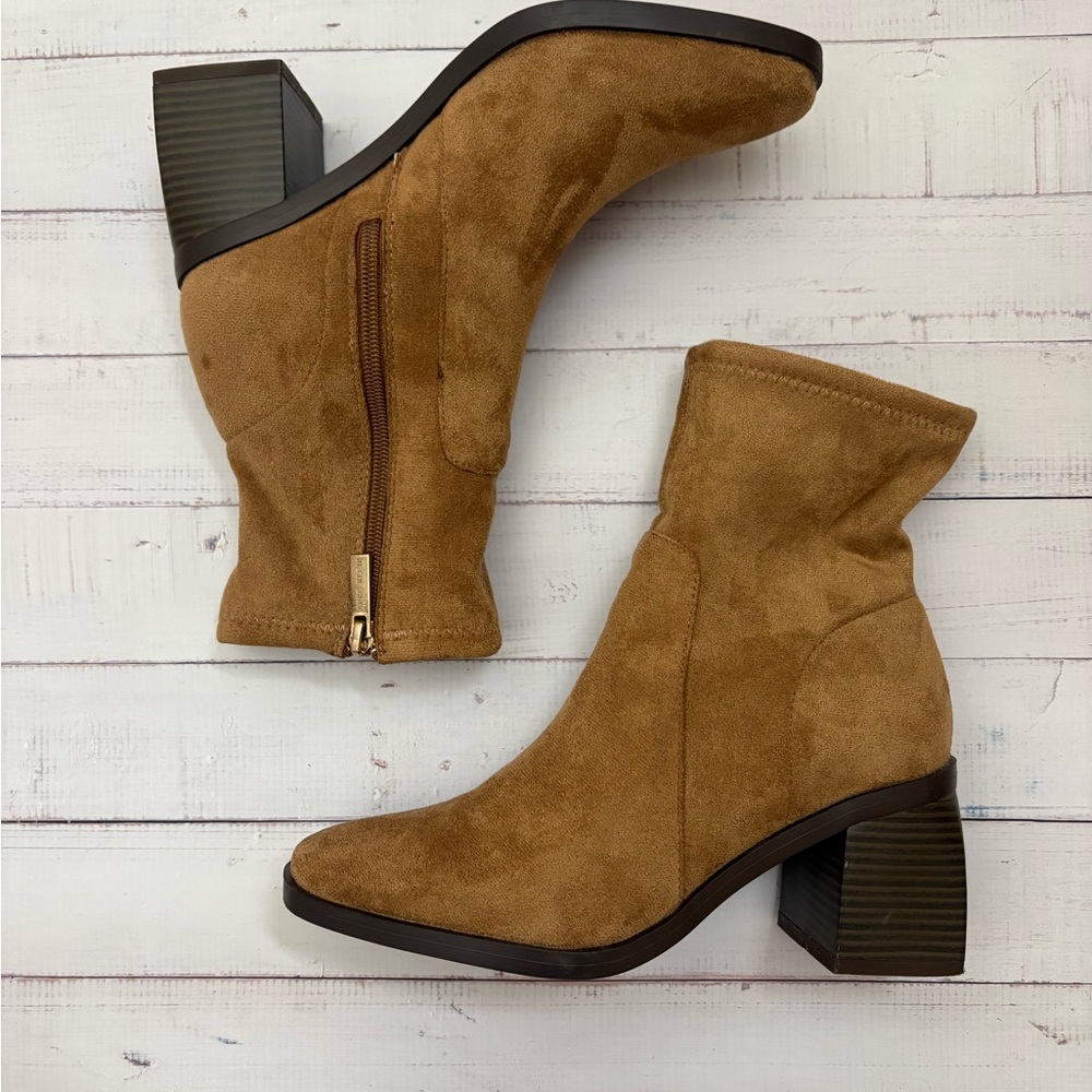 Anne Klein Astrid Mid Calf Faux Suede Zip Block Heel 6.5 Camel